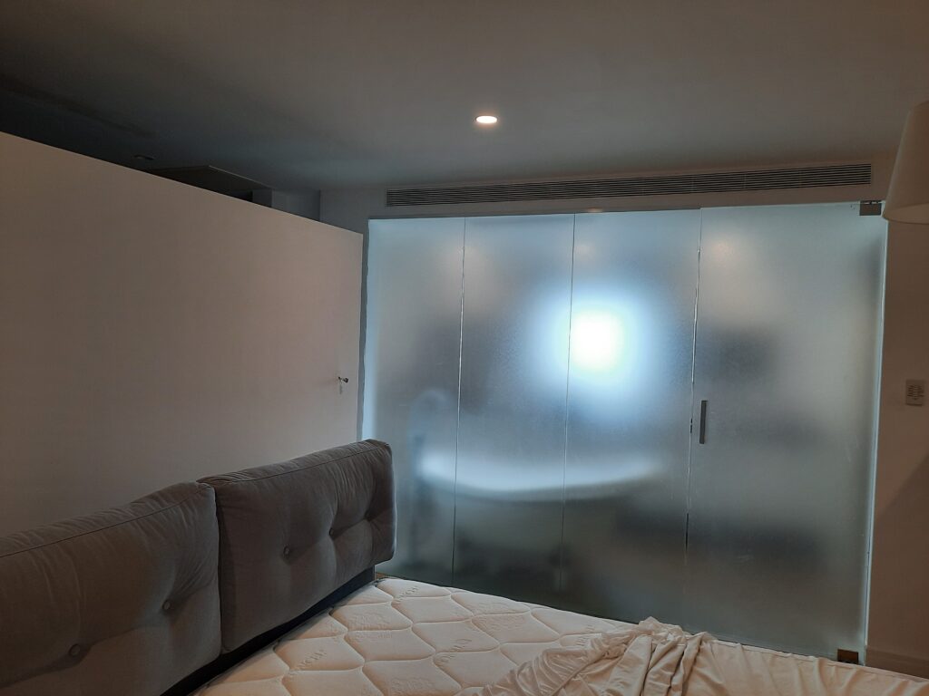 ציפוי התזת חול לחדר אמבטיה